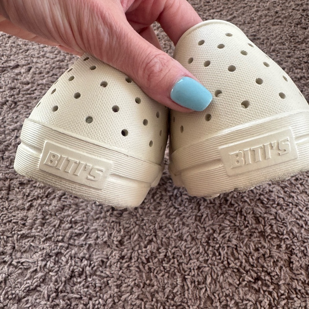 Bitis White Slip On Platform Shoes Sneakers Water Friendly Size 41 9 9.5 10 - Picture 4 of 6
